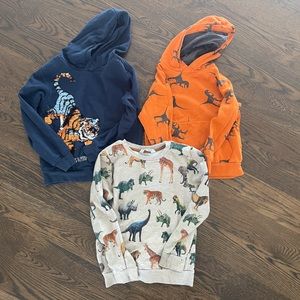 Bundle of 3 boys H&M boys sweatshirts size 5-6, 6-7 and 6-8.